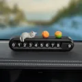 Tarjeta de estacionamiento temporal para coche con gato lindo accesorio de número de teléfono - Gato Blanco + 2 Naranjas (Negro)