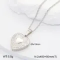 Collier pendentif médaillon cœur en acier inoxydable avec gravure florale élégante et chic. - Médaillon Motif Cœur / Argent