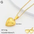 Vue détaillée du pendentif médaillon cœur en acier inoxydable doré avec une finition brillante. - Style 5 / Or 18 carats / Or