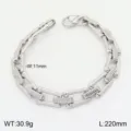 Gros plan de bracelet en acier inoxydable avec details de maillons et dimensions. - Couleur Acier Style 7
