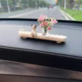 Niedliches Katzen Auto temporäres Parknummernschild mit Blumenvase Dekoration für Innenraum. - Sitzende Katze Mit Begonie Vase Parkschild / Weiß