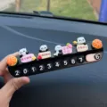 Tarjeta de estacionamiento temporal para coche panda bonita con frases divertidas y números. - Panda de Texto Parche + Placa de Aromaterapia Negra