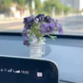 Coche miniatura flor adorno botella de vidrio linda decoración de escritorio floral - Jarrón de flores de durazno morado (1 pieza) con adhesivo sin rastro