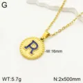 Vue détaillée du collier pendentif lettre R en acier inoxydable doré, bijou minimaliste. - Lettre R