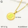 Vue détaillée du collier pendentif lettre en acier inoxydable, chaîne dorée initiale néon. - Lettre S