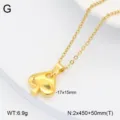 Vue détaillée du collier pendentif pique en acier titane doré, finition exquise chaîne fine. - Style 10 Cœur Pique / Or