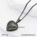 Collier pendentif médaillon coeur en acier inoxydable noir avec design rétro SKU - Médaillon Cœur Lettre / Noir
