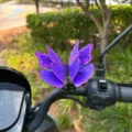 3D mariposa morada adorno vehículo eléctrico resorte casco decoración lindo accesorio moto - Mariposa Morada Deslumbrante