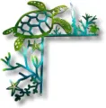 Detailansicht der Metall-Schildkröten-Türrahmendekoration mit grün-blauem Farbverlauf - 1 Stück / Meeresschildkröte