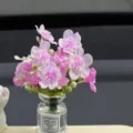 Mini flor artificial en florero de vidrio para tablero de auto decoracion linda. - Jarrón de flores de durazno morado y blanco (1 pieza) con adhesivo sin rastro
