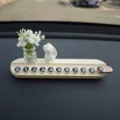 Placa de número de estacionamiento temporal de coche de conejo lindo adorno para salpicadero. - Placa de aparcamiento de aromaterapia blanca con conejo que huele flores y florero de jazmín blanco