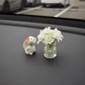 Nahaufnahme von süßem Kaninchen und Mini Blumenvase Auto Armaturenbrett Innendeko. - Orangen Vase + Kaninchen + Spurloser Kleber / Romantisches Weiß