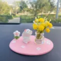 Joli ensemble de décoration de tableau de bord de voiture lapin avec mini vase et tapis. - Lapin Renifleur + Vase Gypsophile Jaune + Tapis Rose