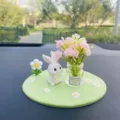 Joli ornement de lapin mignon avec vase à fleurs en résine pour tableau de bord auto. - Lapin Bouquet + Vase Gypsophile Rose + Tapis Vert