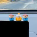 Schattige mini puppy auto dashboard ornament set, creatieve hars interieur decoratie accessoires. - Keizer Puppy met 2 Wachters