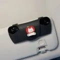Funda para gafas de parasol de coche con bonito diseño de dibujos animados, clip de cuero para gafas. - Perro Manzana Sentado + Estuche para Gafas / Negro