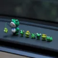 Conjunto de adornos de salpicadero de coche de rana bonita luminosa decoración de escritorio - Rana grande y 6 ranitas normales