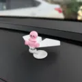 Süße rosa Puppe Auto Armaturenbrett rotierendes Flugzeug Ornament Dekoration Zubehör - Minimalistische Rosa Figur + Rotierendes Flugzeug