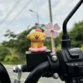 Cute yellow puppy figurine with pink clover pinwheel for motorcycle handlebar decoration. - Paste Windmill Style / Cherry Blossom Yellow
