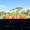 Ornamento in resina per auto, forma mela cachi con testo di benedizione, carino decoro auto. - Mela e Cachi / Set da 6