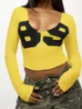 Γυναικείο κίτρινο μακρυμάνικο crop top με λαιμόκοψη u slim εφαρμογή και μοντέρνα στάμπα - XS / Tops / Κίτρινο