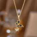 Detailaufnahme einer luxuriösen Schmetterlingskette mit schwarzen und weißen Kristallen - Schwarzer Zirkonia Schmetterling Halskette (9457)