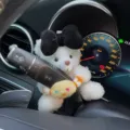 Decoracion colgante de columna de direccion de oso de peluche, bonito lazo muneca. - Oso Blanco con Lazo Negro y Caramelo