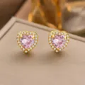 Elegante herzförmige Ohrstecker in Rosa mit Zirkonia-Mikropflaster und Gold-Finish - Nur Ohrringe (7023) / Rosa Herz (Gold)