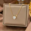 Elegante vergoldete Herz-Halskette mit funkelnden Zirkonia-Steinen im Pavé-Stil. - Nur Halskette (7024) / Weißer Zirkon Herz (Gold)