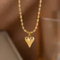 Eleganter vergoldeter Herzanhänger an einer einzigartigen Kugelkette aus Titanstahl - Perlenherz-Halskette (H1267) / Gold