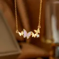Elegante goldene Schmetterlingskette mit lila Emaille und Zirkonia-Steinen für Damen - Lila Schmetterling Halskette (9293)
