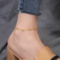 Eleganter zweilagiger vergoldeter Titanstahl-Fußkettchen mit polierten Perlen für Damen - Doppellagige Perlen (B23) / Gold