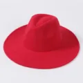 Rote einfarbige Kunstwolle Fedora Hut, breite Krempe Jazz Hut, stilvoller Freizeit Hut Unisex. - Leuchtend Rot