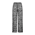 Nahaufnahme der schwarzen Spitzen-Hose mit transparentem Stoff und floralem Muster. - S / Schwarz