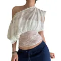 Exquisites One-Shoulder-Spitzentop-Detail mit zartem Lochmuster und Perlenknöpfen. - S / Weiß