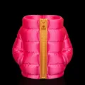 Leuchtend pinker Getränkedosenhalter im Daunenjacken-Stil mit goldenem Reißverschluss - Daunenjacke / Innendurchmesser: 6.7cm / Fuchsia