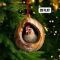 Personalisierter 2D-Acryl-Hühneranhänger mit dem Namen Sophia am Weihnachtsbaum - Henne im Baumloch (21)