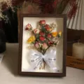 Marco de fotos con caja de madera flor seca rosa espécimen botánico decoración regalo - Rosa Silvestre Aleatoria / 8 Pulgadas Madera de Nogal (con Cadena de Luz Bolsa de Regalo Tarjeta)