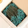 μπλε αποξηραμένα λουλούδια για DIY σύνθεση, φυσικό διατηρημένο άνθος σε κουτί συσκευασίας. - Χόρτο κρυστάλλου μπλε του Νείλου, 50 στελέχη, σε κουτί