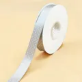 Nastro grigio a pois largo 2.5cm, rotolo di nastro in tessuto classico per confezioni. - Grigio Chiaro con Pois Bianchi