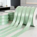 Nastro verde chiaro a pois con bobina per confezioni regalo decorazione di abiti 2.5cm - Verde Chiaro con Pois Bianchi