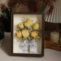 Marco de fotos de flores secas decoración del hogar rosa amarilla espécimen vegetal. - Rosa Champán / 8 Pulgadas Madera de Nogal (con Cadena de Luz Bolsa de Regalo Tarjeta)