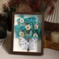 Marco de fotos flores secas decoración auténtico espécimen vegetal regalo hogar elegante - Paniculata azul / 8 Pulgadas Madera de Nogal (con Cadena de Luz Bolsa de Regalo Tarjeta)
