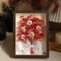 Marco de fotos de flores secas espécimen botánico decoración del hogar regalo de arte - Gypsophila Roja / 8 Pulgadas Madera de Nogal (con Cadena de Luz Bolsa de Regalo Tarjeta)