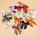 Lazos de cinta de tela colorida con estampado dorado y rombos para envolver regalos. - Lazo con estampado dorado / Paquete de 100