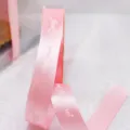 Nastro in poliestere rosa con stampa bianca Just for you, ideale per regali e bouquet. - Rosa chiaro