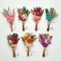Böhmische Mini-Trockenblumen Ansteckblumen Set, farbige natürliche Blumen für Hochzeit. - 1 individueller kleiner Blumenstrauß (ca. 15 cm)