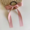 Doux ruban rose pour cheveux avec longs pans, élégant chouchou nœud pour un style quotidien. - Rose Poudré
