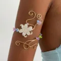 Bracciale da braccio a fiori dorati fatti a mano con giglio bianco per sposa o vacanza - Bracciale da Braccio Floreale Irregolare (18)