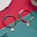 Bracelets de couple magnétiques de Noël avec breloques renne et sapin, perles rouges. - Style Élan